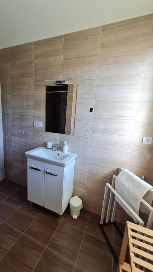 Kajula Lägenhet Bešeňová Exteriör bild