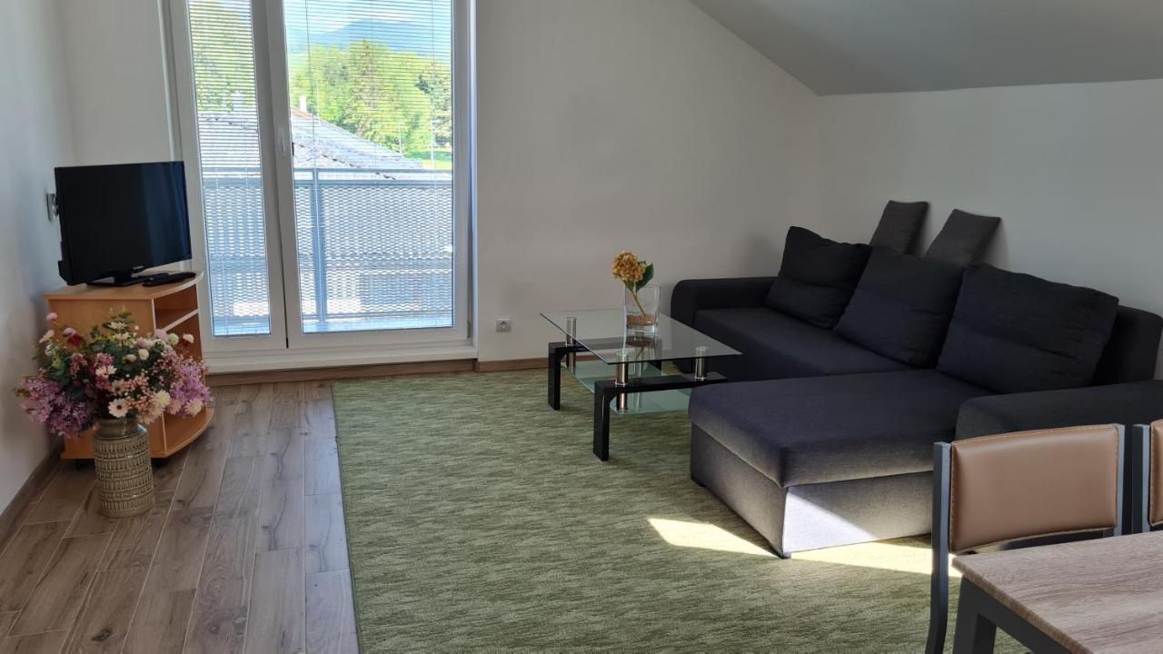 Kajula Lägenhet Bešeňová Exteriör bild