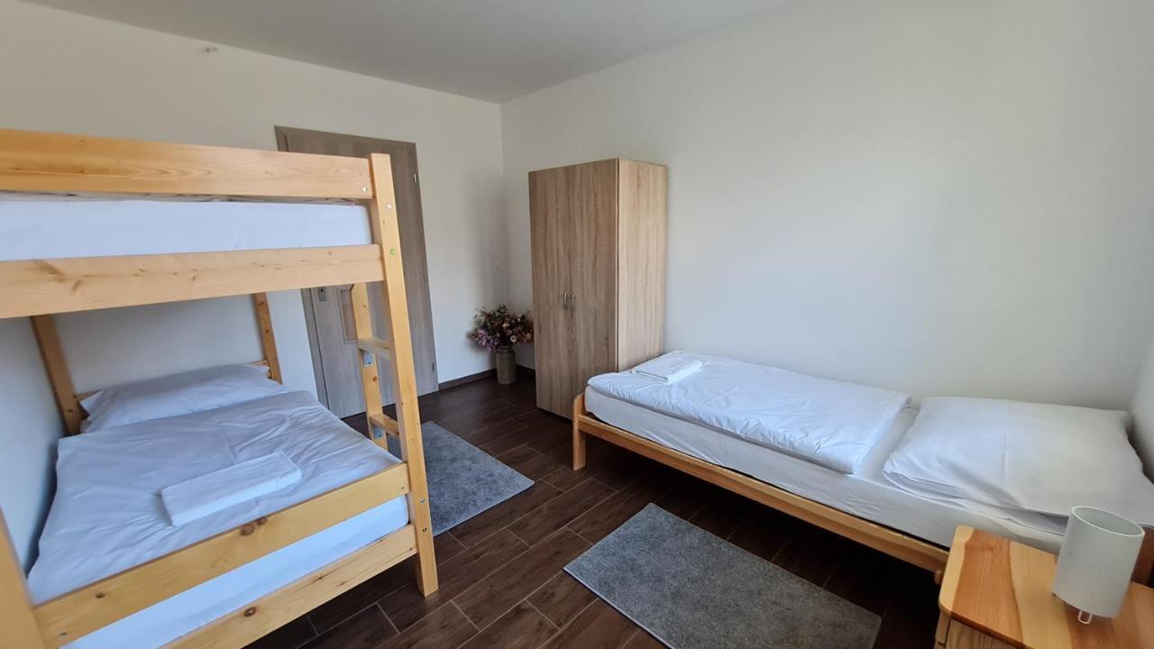 Kajula Lägenhet Bešeňová Exteriör bild