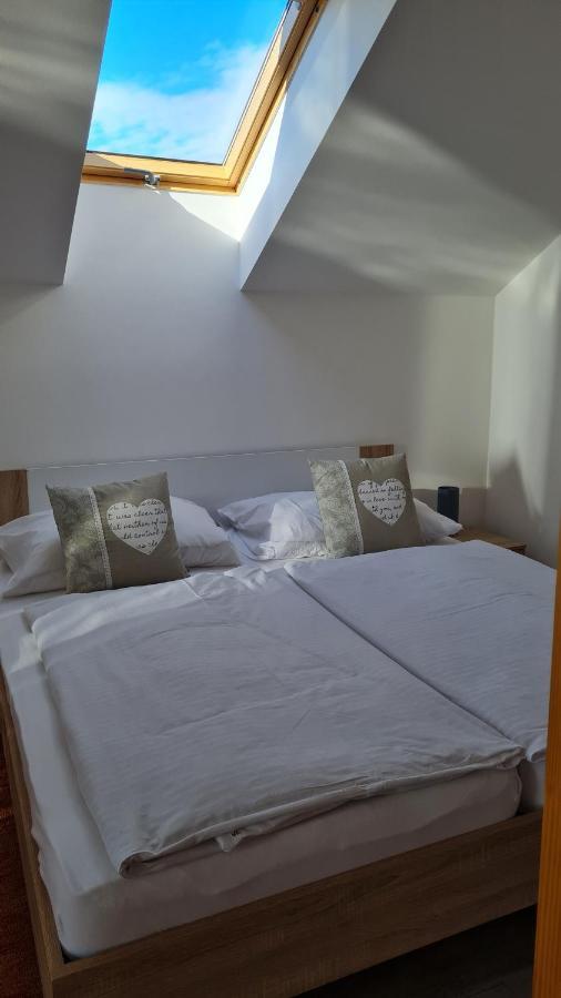 Kajula Lägenhet Bešeňová Exteriör bild