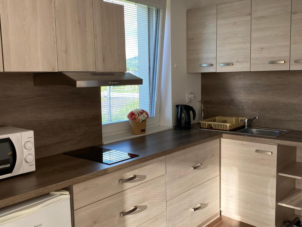 Kajula Lägenhet Bešeňová Exteriör bild